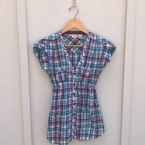 Cute plaid & floral Daytrip shirt